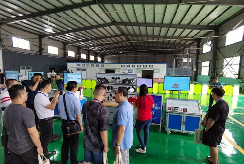 經(jīng)銷商伙伴實地參觀和緒科技智能網(wǎng)聯(lián) 新能源汽車研發(fā)設備并交流